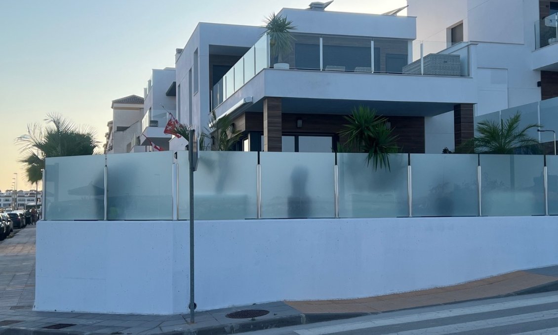 Használt Ingatlanok - Villa -
Los Montesinos - Costa Blanca