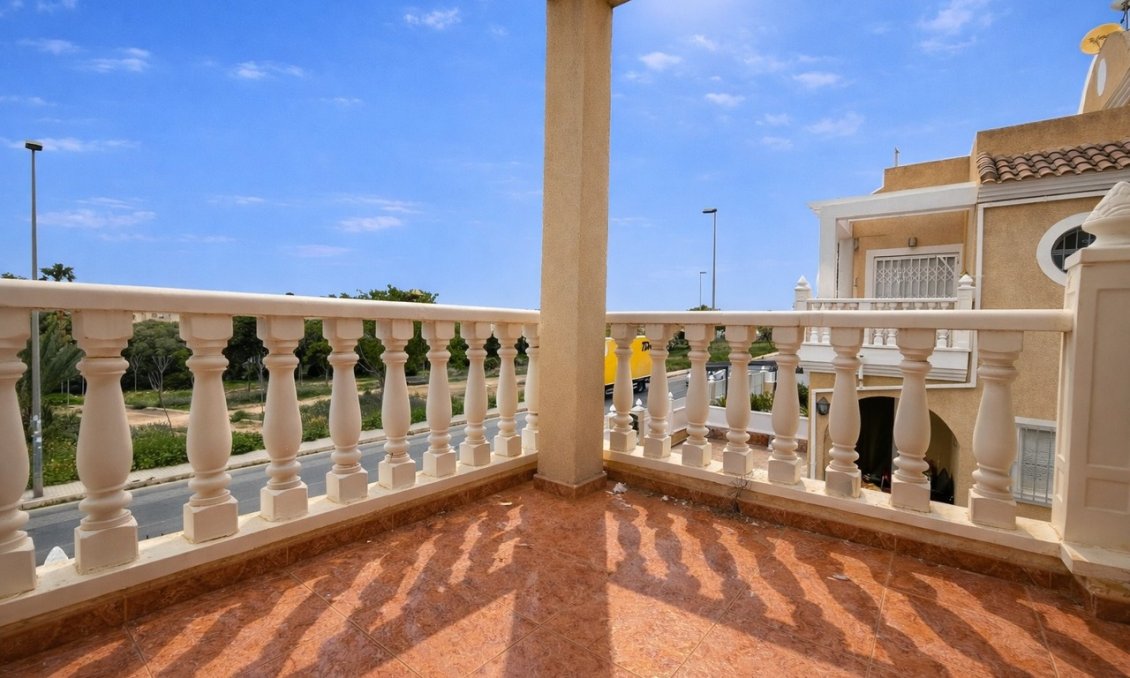 Használt Ingatlanok - Sorház -
Cabo Roig - Costa Blanca