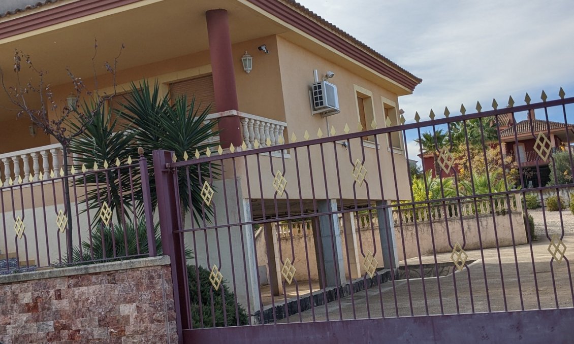 Használt Ingatlanok - Villa -
Calasparra - Inland