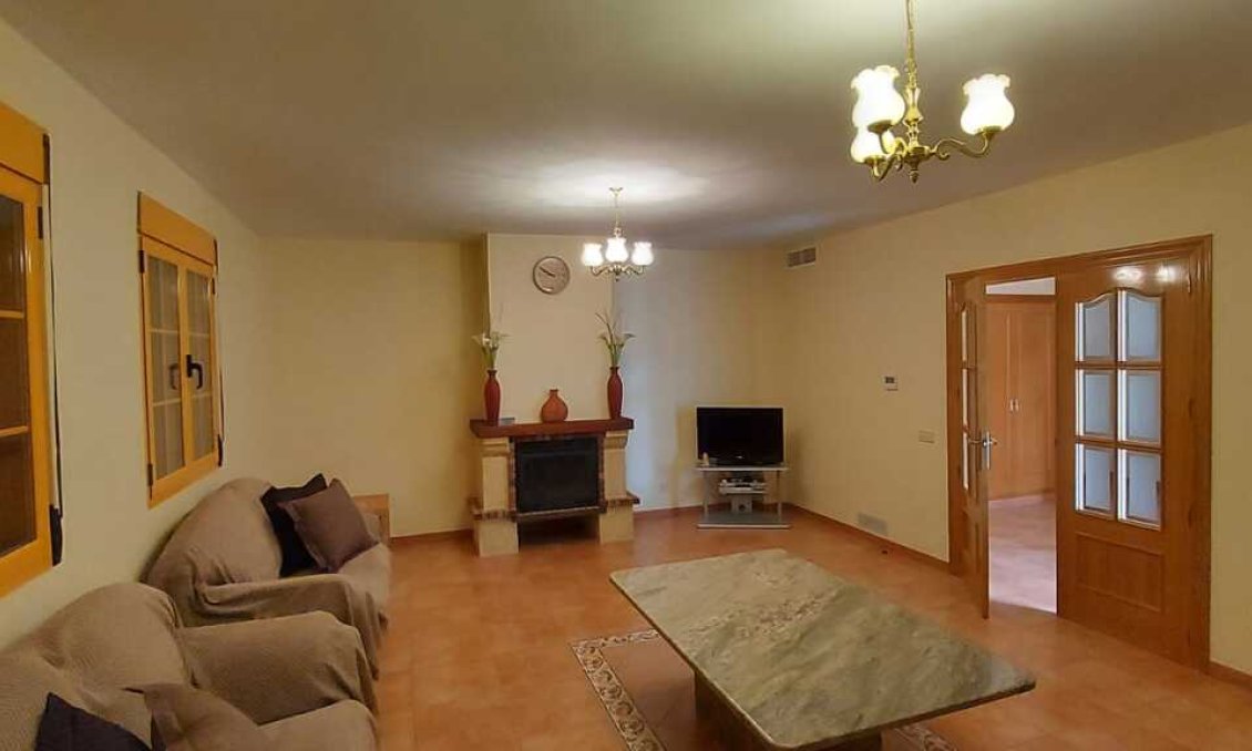 Használt Ingatlanok - Villa -
Calasparra - Inland