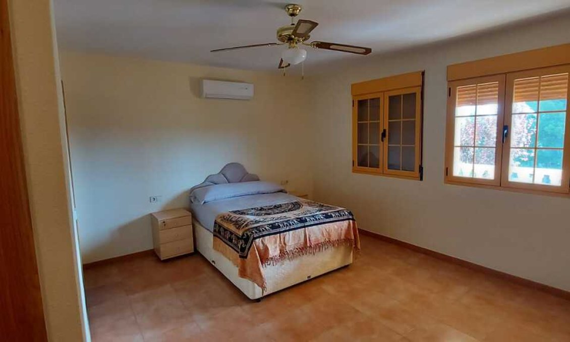 Használt Ingatlanok - Villa -
Calasparra - Inland