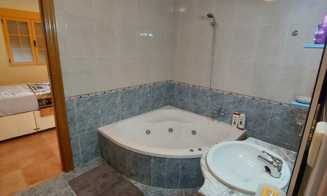 Használt Ingatlanok - Villa -
Calasparra - Inland