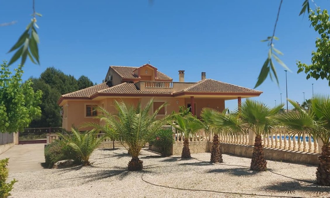 Használt Ingatlanok - Villa -
Calasparra - Inland