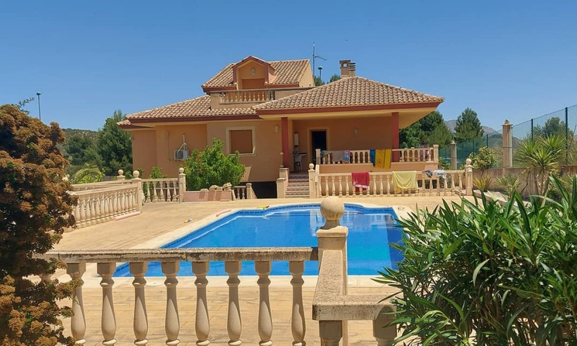 Használt Ingatlanok - Villa -
Calasparra - Inland