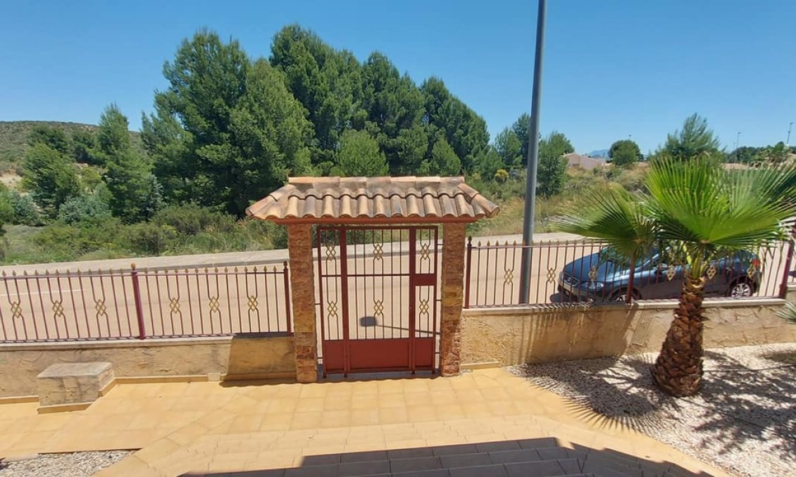 Használt Ingatlanok - Villa -
Calasparra - Inland