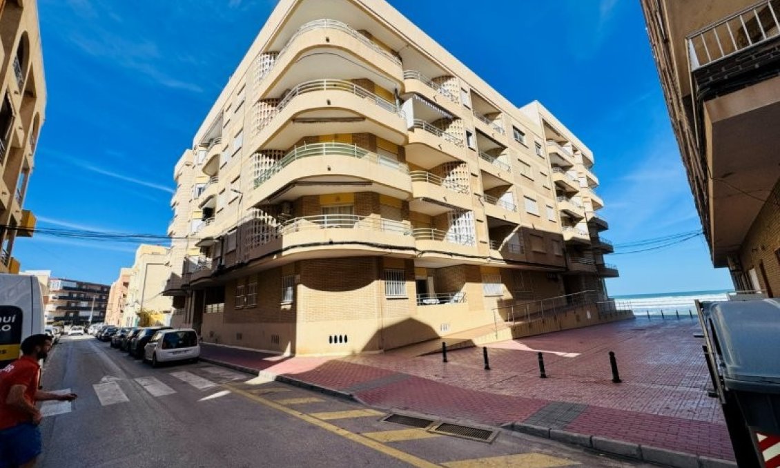 Segunda mano - Apartamento -
La Mata - Costa Blanca