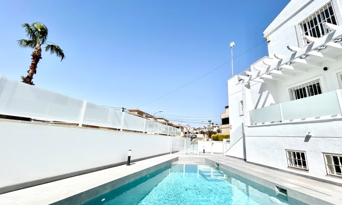 Segunda mano - Villa -
Villamartin - Costa Blanca