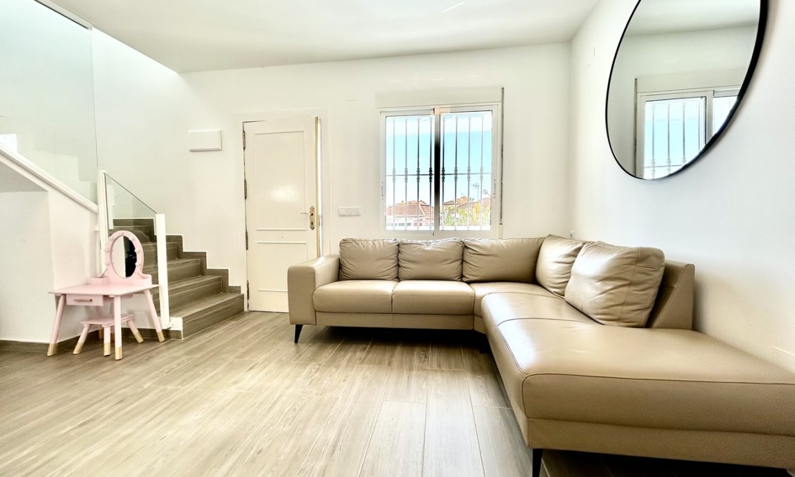 Segunda mano - Villa -
Villamartin - Costa Blanca