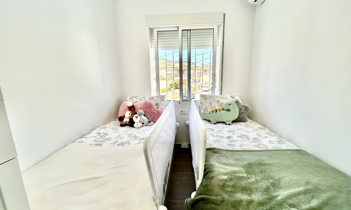 Segunda mano - Villa -
Villamartin - Costa Blanca