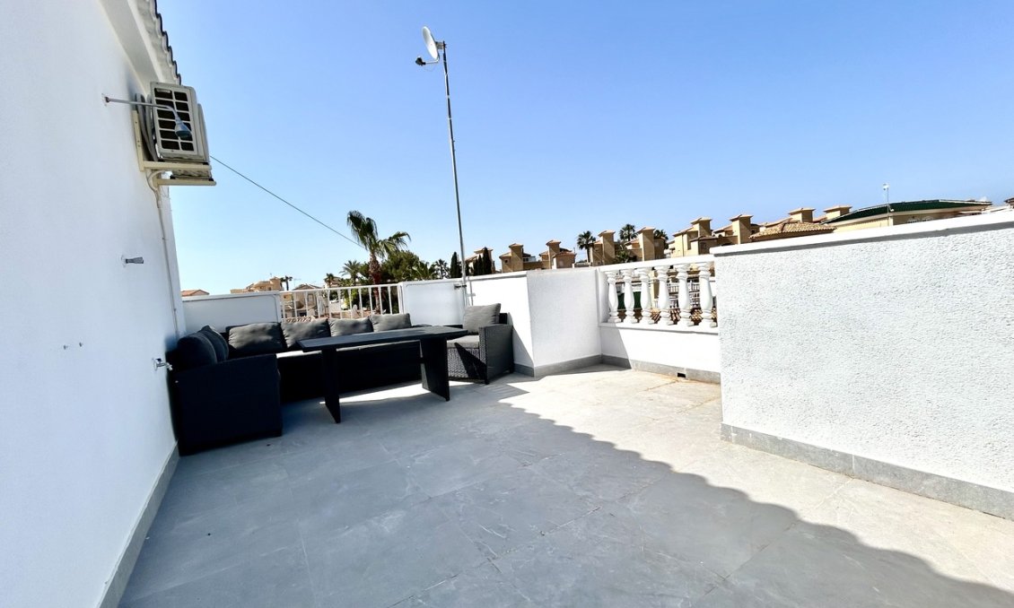 Segunda mano - Villa -
Villamartin - Costa Blanca