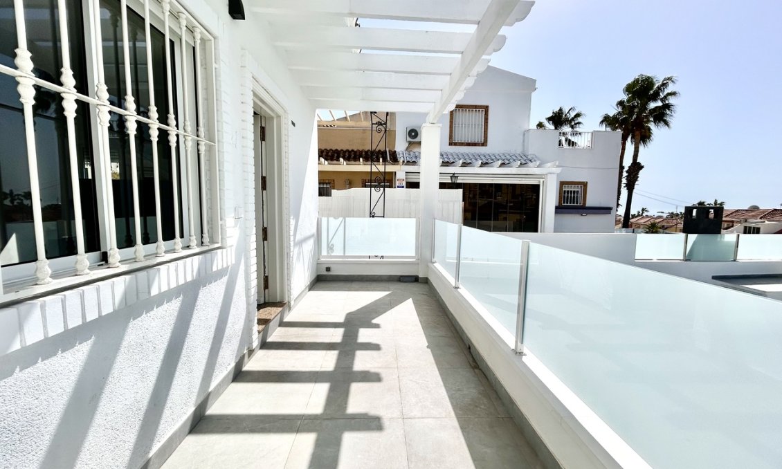 Segunda mano - Villa -
Villamartin - Costa Blanca