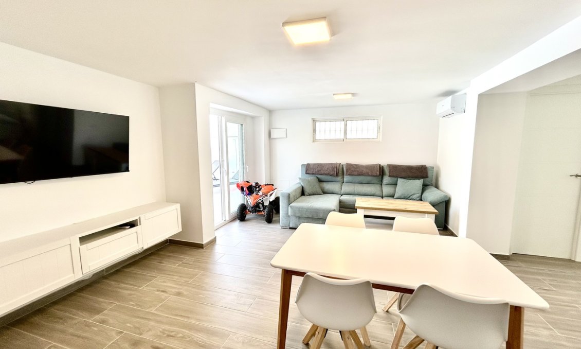 Segunda mano - Villa -
Villamartin - Costa Blanca