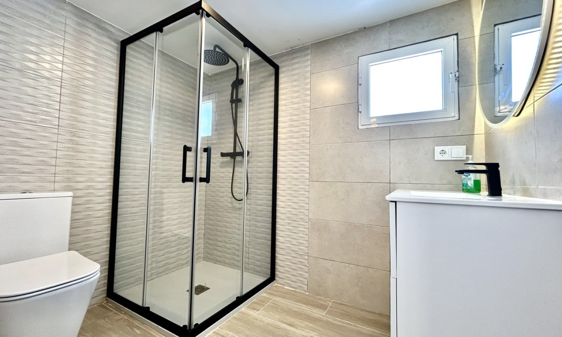 Segunda mano - Villa -
Villamartin - Costa Blanca