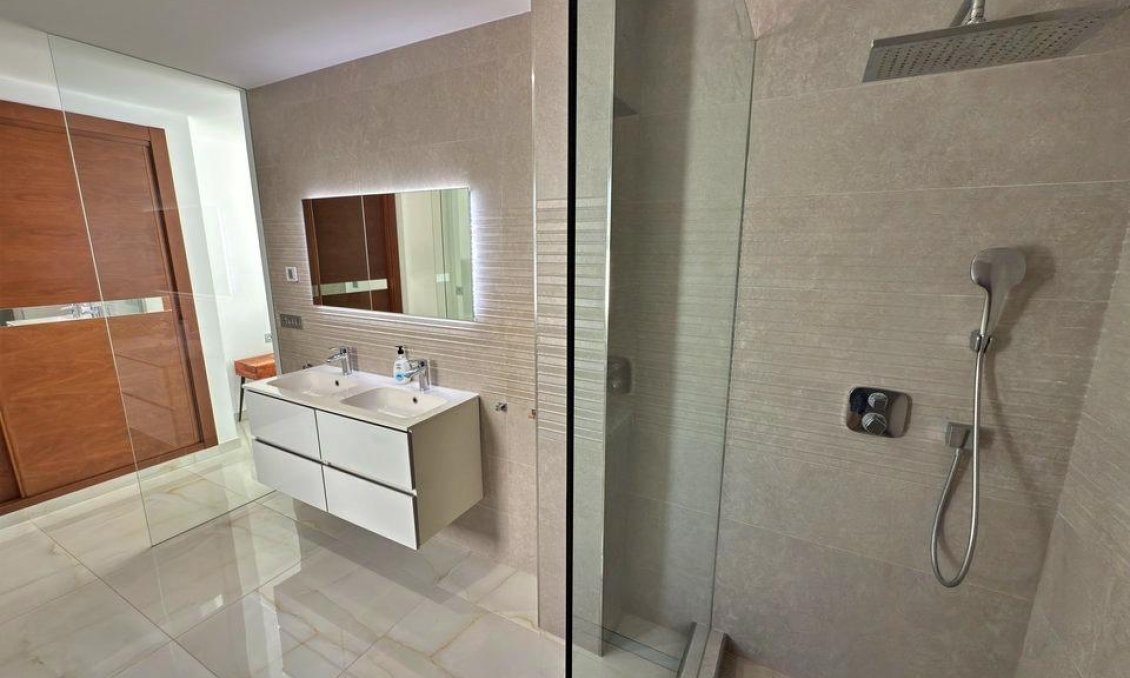 Segunda mano - Villa -
Orihuela Costa - Villamartín