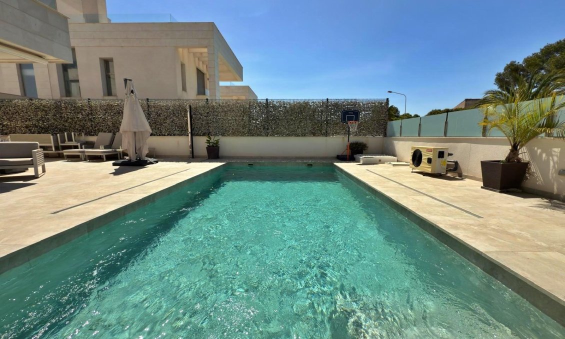 Segunda mano - Villa -
Orihuela Costa - Villamartín