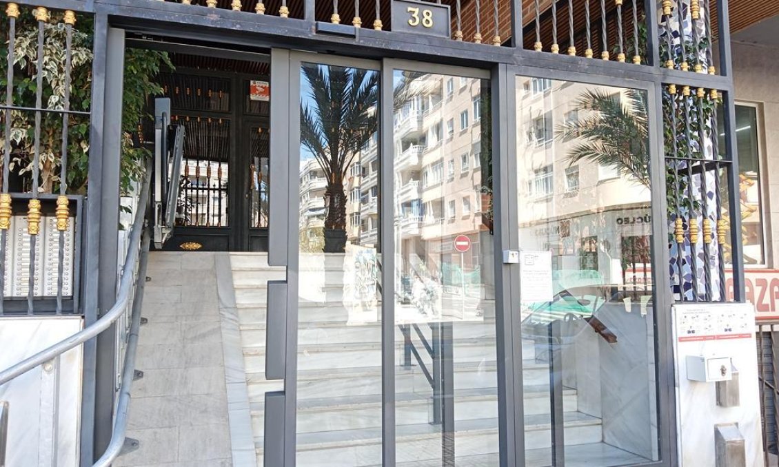 Segunda mano - Apartamento -
Torrevieja - Habaneras