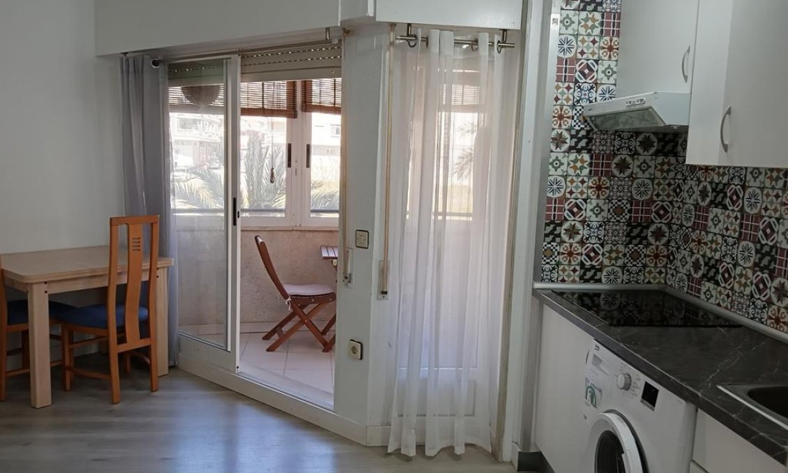Segunda mano - Apartamento -
Torrevieja - Habaneras