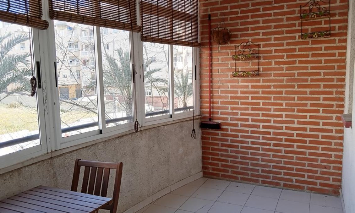 Segunda mano - Apartamento -
Torrevieja - Habaneras