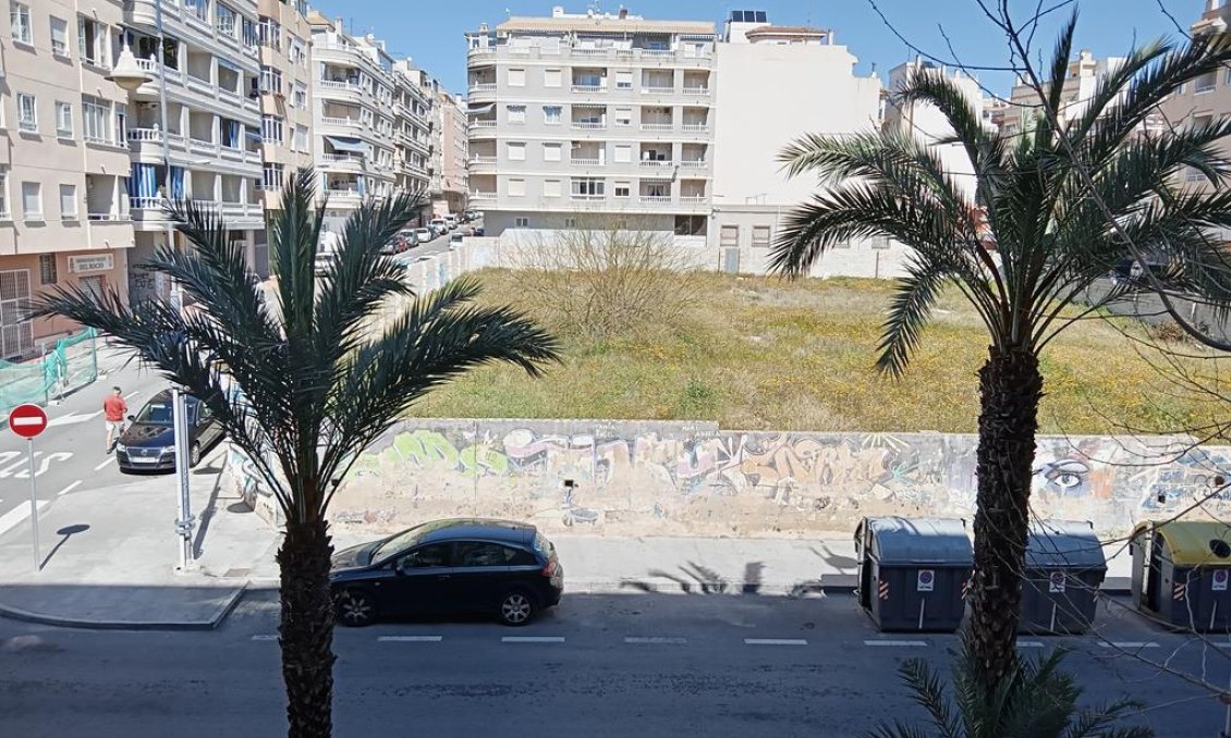 Segunda mano - Apartamento -
Torrevieja - Habaneras