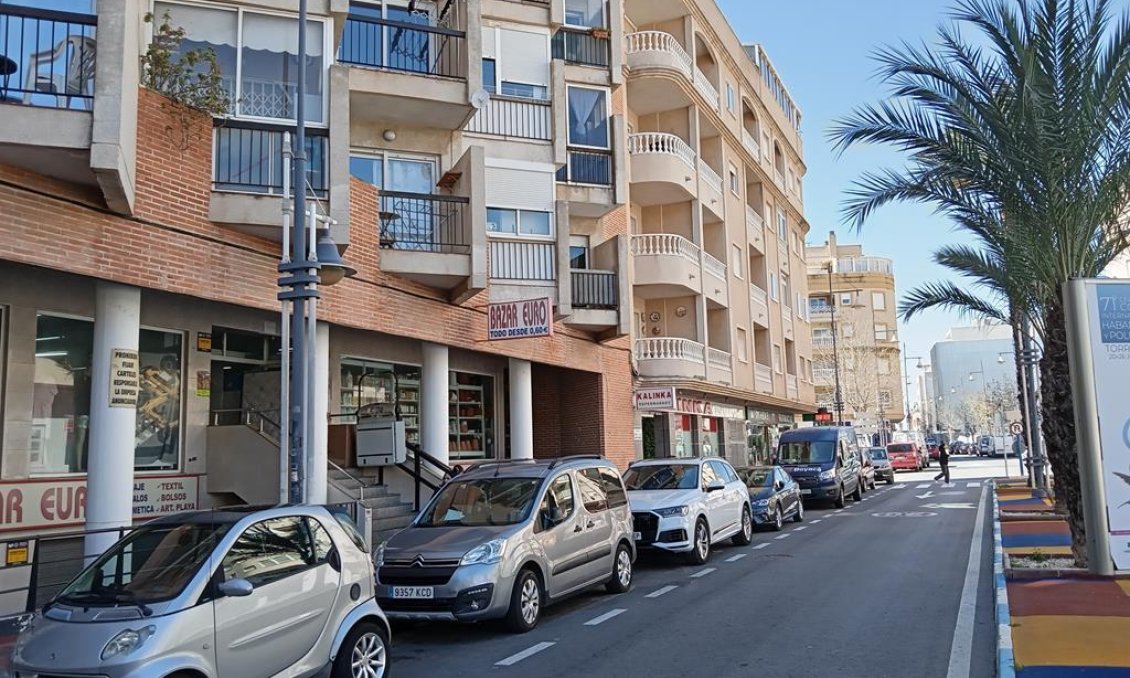 Segunda mano - Apartamento -
Torrevieja - Habaneras