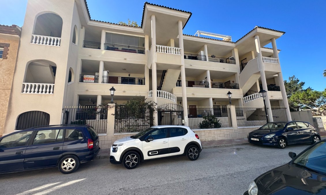 Segunda mano - Apartamento -
Jacarilla - Inland