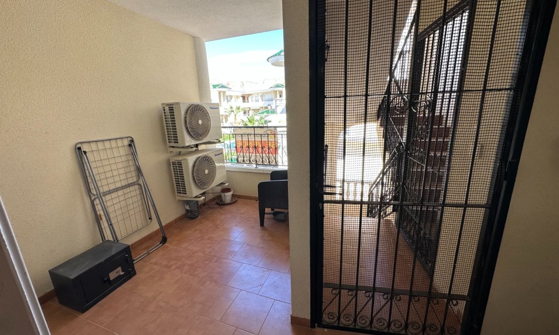 Segunda mano - Apartamento -
Jacarilla - Inland