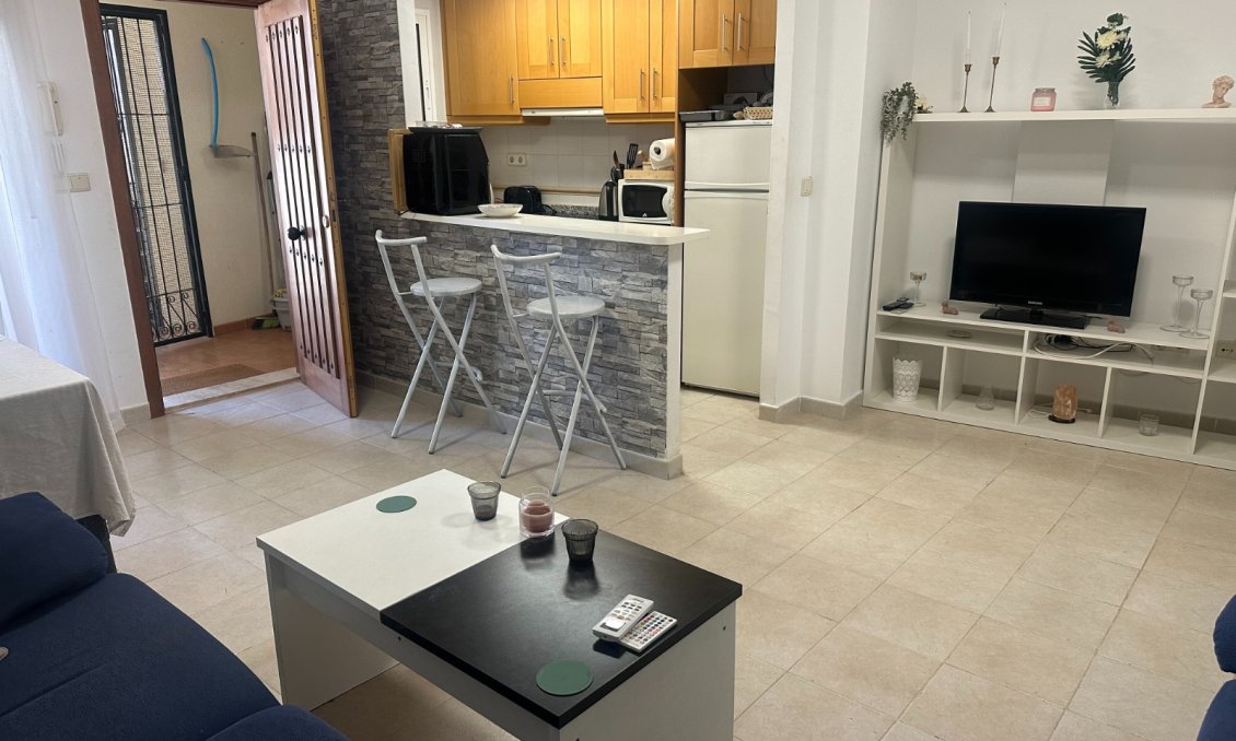 Segunda mano - Apartamento -
Jacarilla - Inland