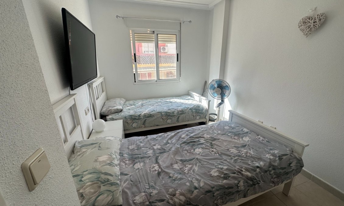 Segunda mano - Apartamento -
Jacarilla - Inland