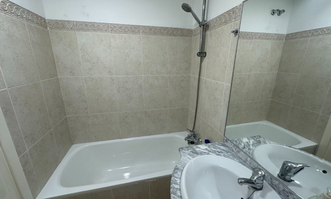 Segunda mano - Apartamento -
Jacarilla - Inland