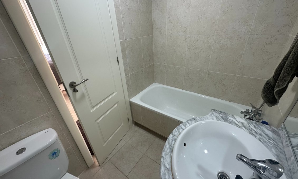 Segunda mano - Apartamento -
Jacarilla - Inland