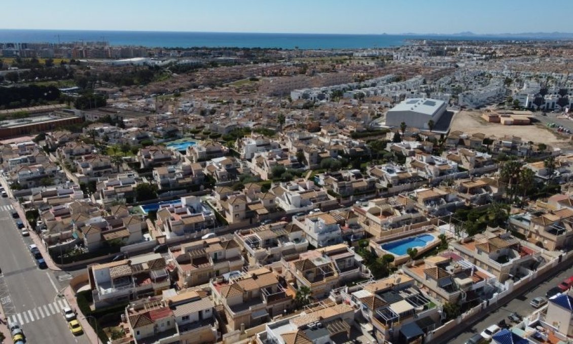 Használt Ingatlanok - Kétszintes lakás -
Torrevieja - Costa Blanca