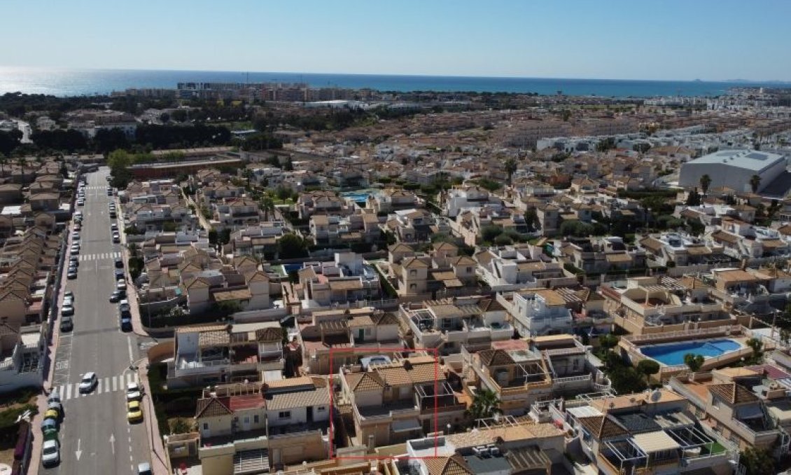 Használt Ingatlanok - Kétszintes lakás -
Torrevieja - Costa Blanca