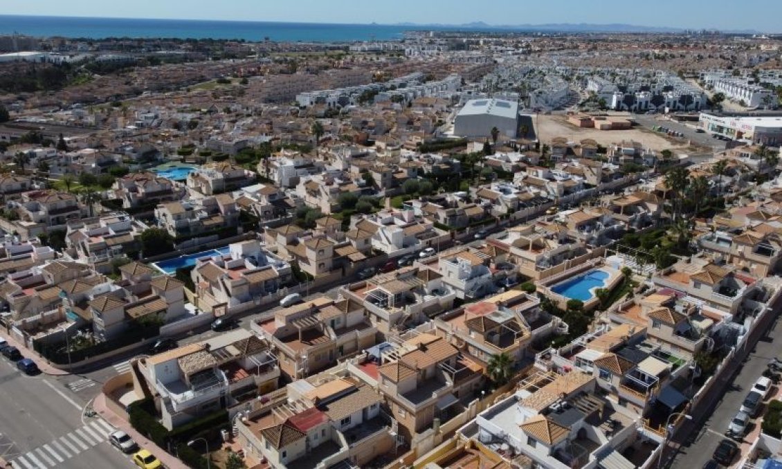Használt Ingatlanok - Kétszintes lakás -
Torrevieja - Costa Blanca
