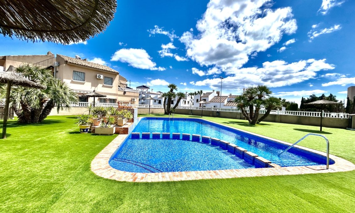 Segunda mano - Apartamento -
Villamartin - Costa Blanca