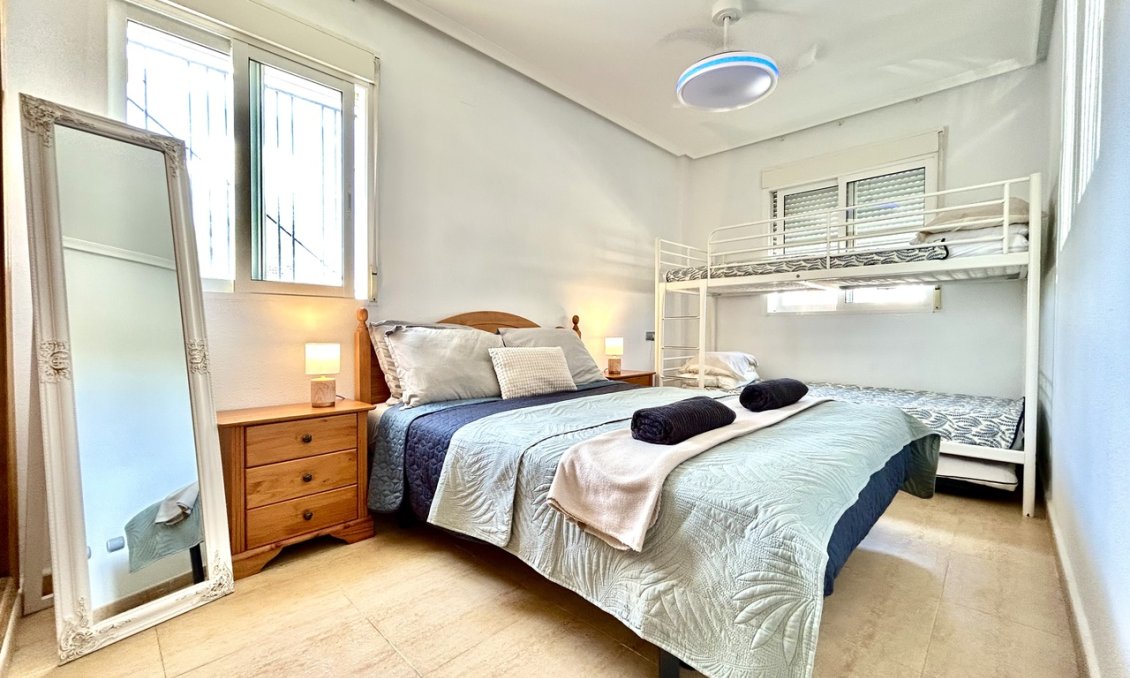 Segunda mano - Apartamento -
Villamartin - Costa Blanca