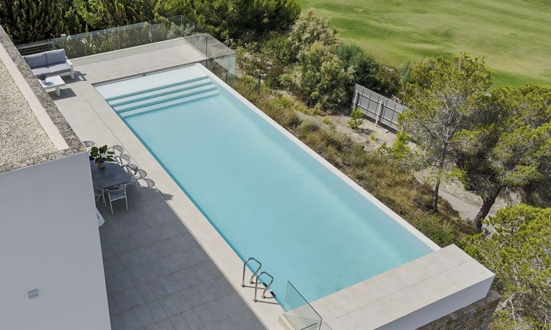 Segunda mano - Villa -
Orihuela - Las Colinas Golf