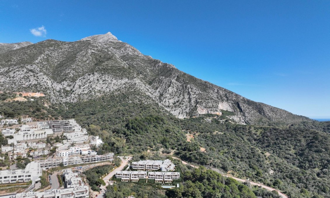 Obra nueva - Apartamento -
Istán - Urbaniz. Cerros del Lago