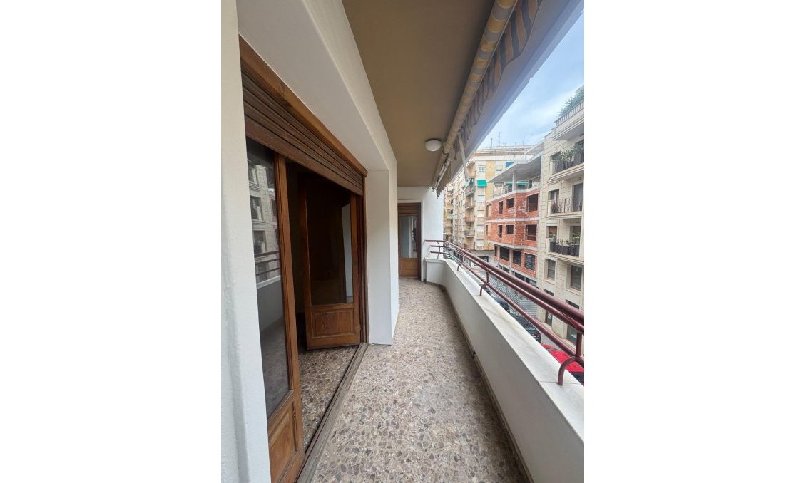Segunda mano - Apartamento -
Orihuela - Zona Centro