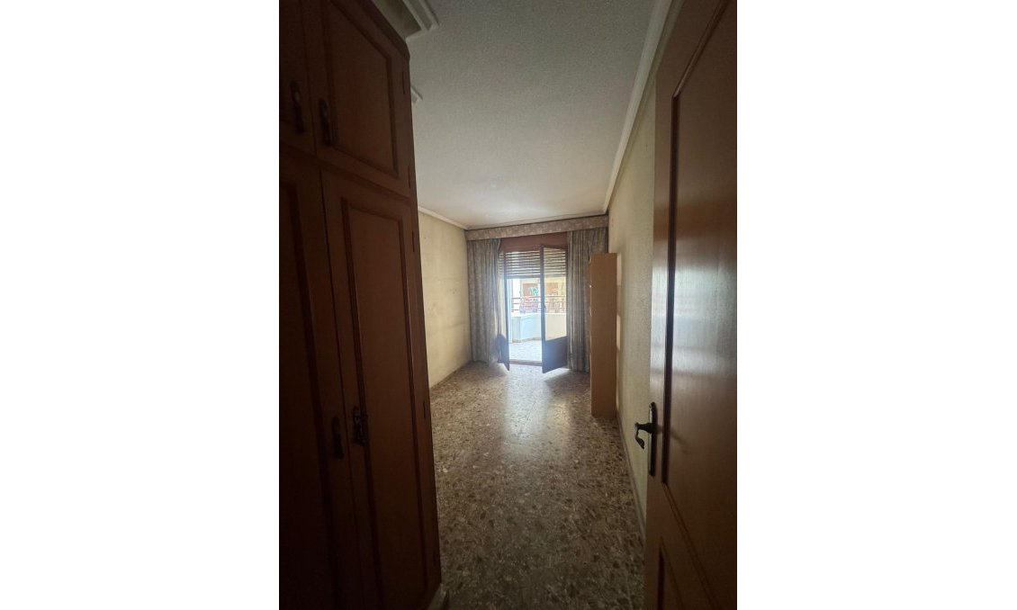 Segunda mano - Apartamento -
Orihuela - Zona Centro