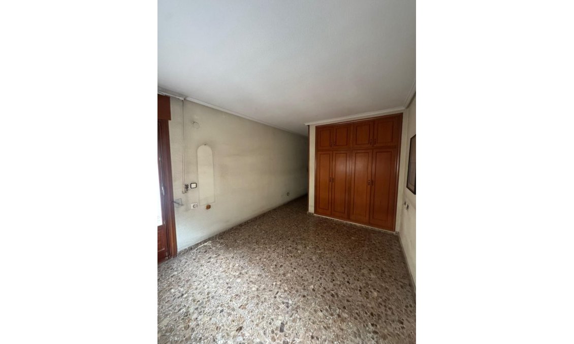 Segunda mano - Apartamento -
Orihuela - Zona Centro
