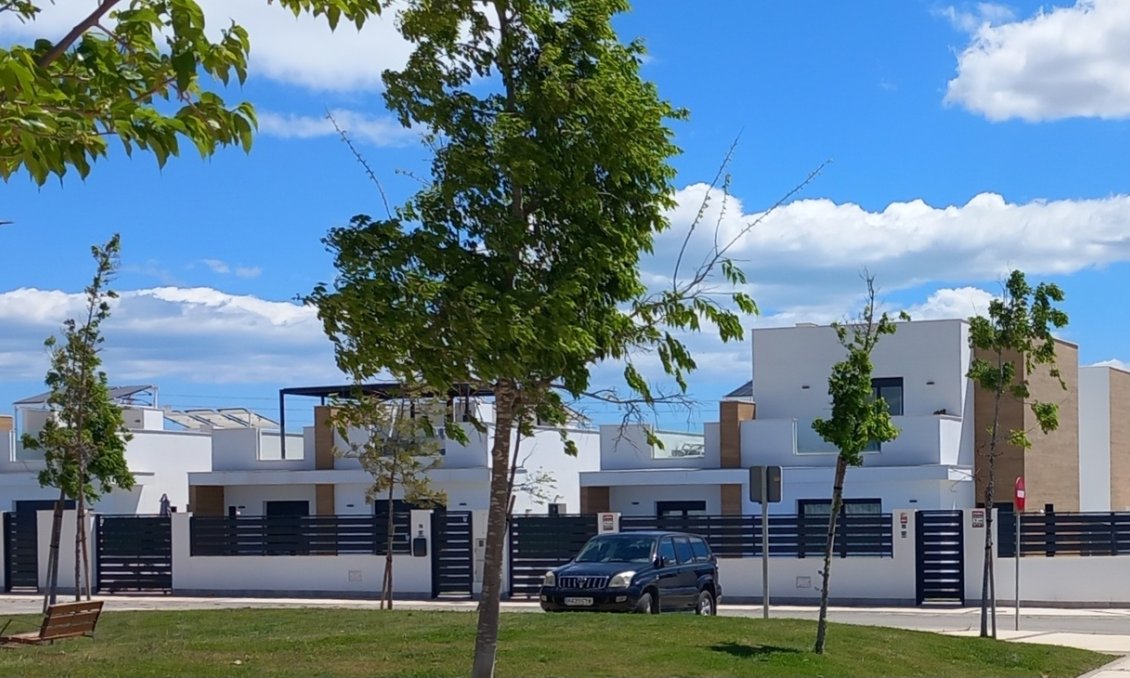 Resale - Villa -
Roldan - Inland
