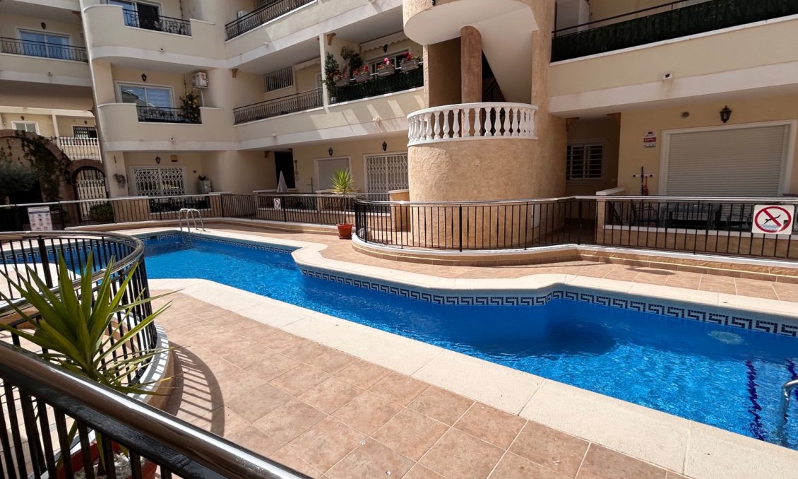 Segunda mano - Apartamento -
Jacarilla - Inland