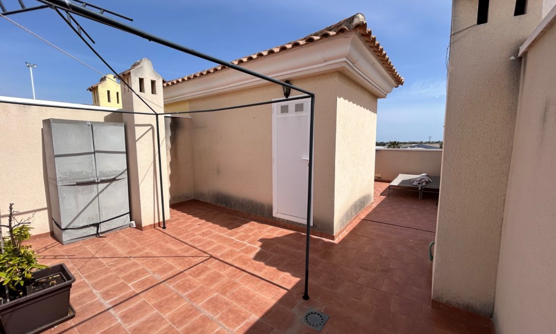 Segunda mano - Apartamento -
Jacarilla - Inland