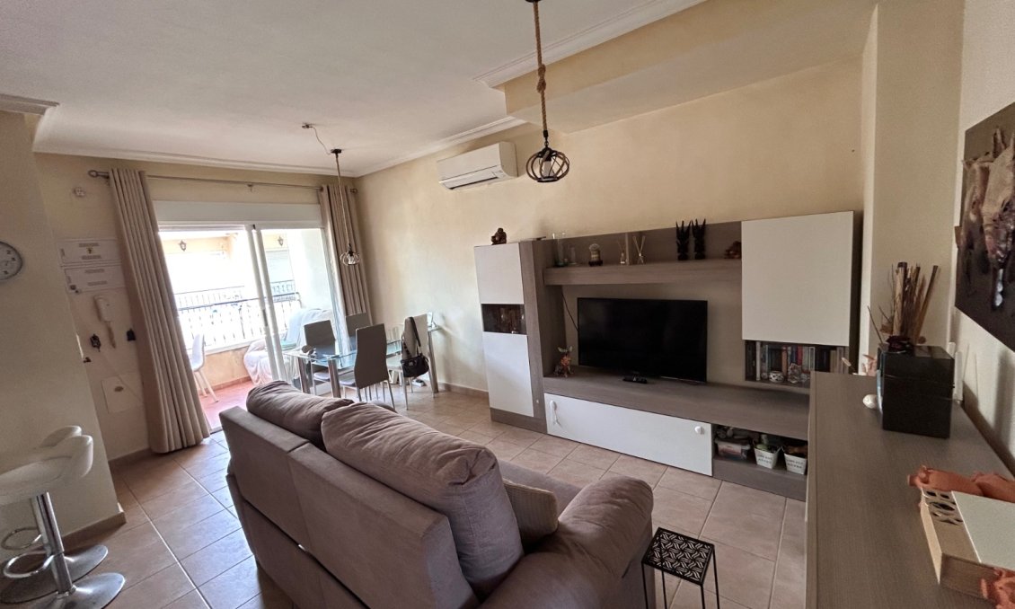 Segunda mano - Apartamento -
Jacarilla - Inland