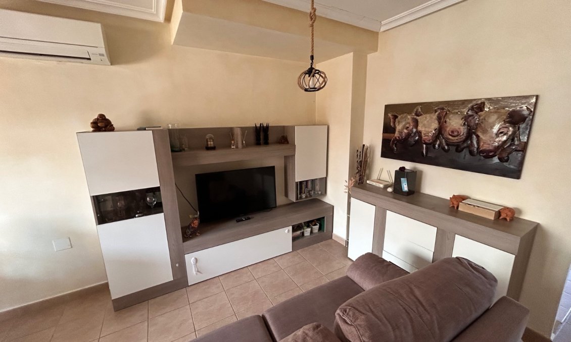 Segunda mano - Apartamento -
Jacarilla - Inland