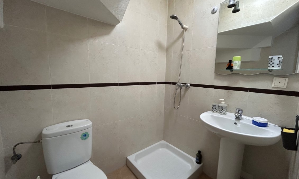 Segunda mano - Apartamento -
Jacarilla - Inland