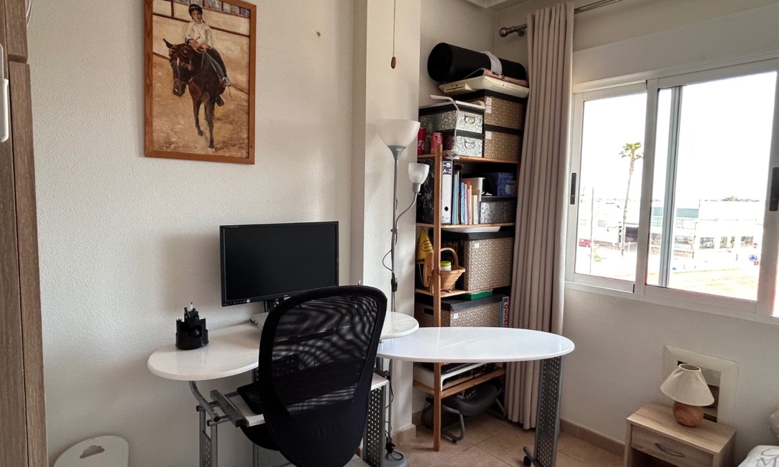 Segunda mano - Apartamento -
Jacarilla - Inland