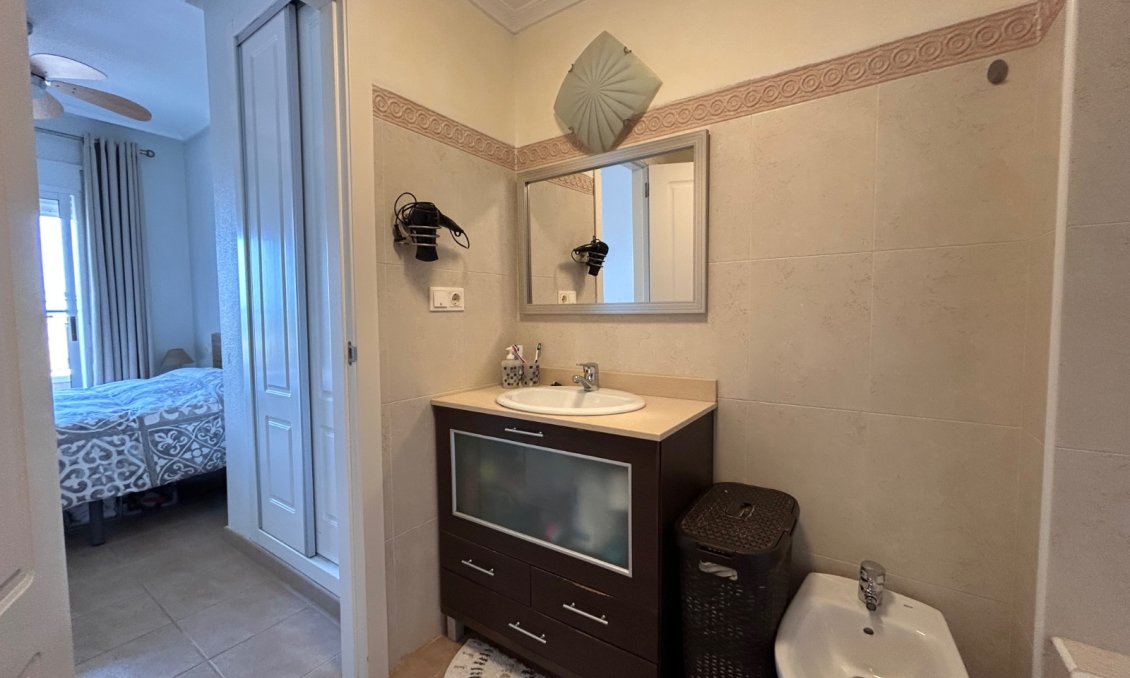 Segunda mano - Apartamento -
Jacarilla - Inland