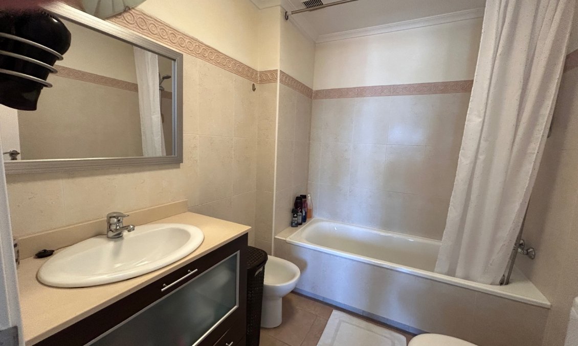 Segunda mano - Apartamento -
Jacarilla - Inland