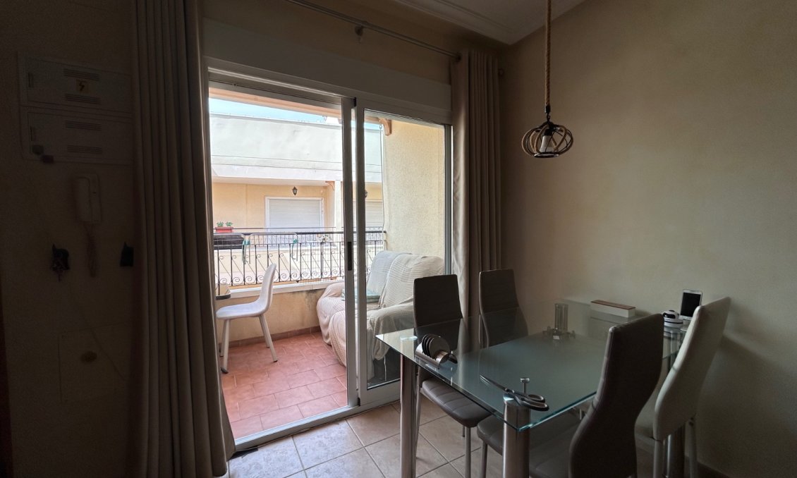 Segunda mano - Apartamento -
Jacarilla - Inland